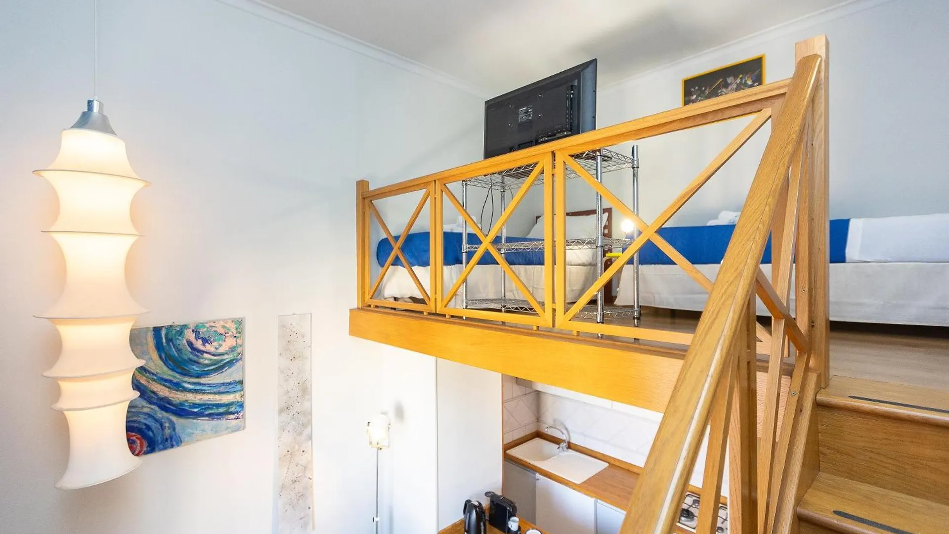 Colosseum Bright Two Bedroom Apartment Rome Italy