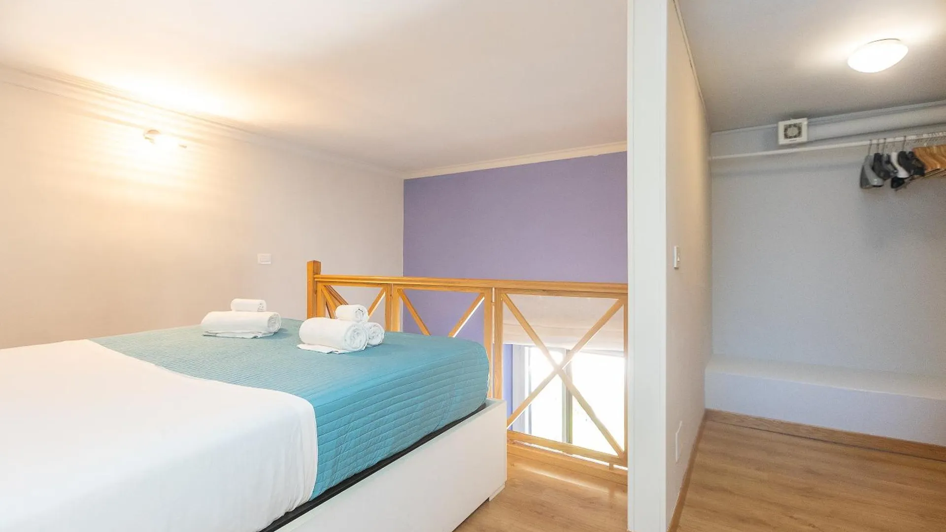 Colosseum Bright Two Bedroom Apartment Rome Italy