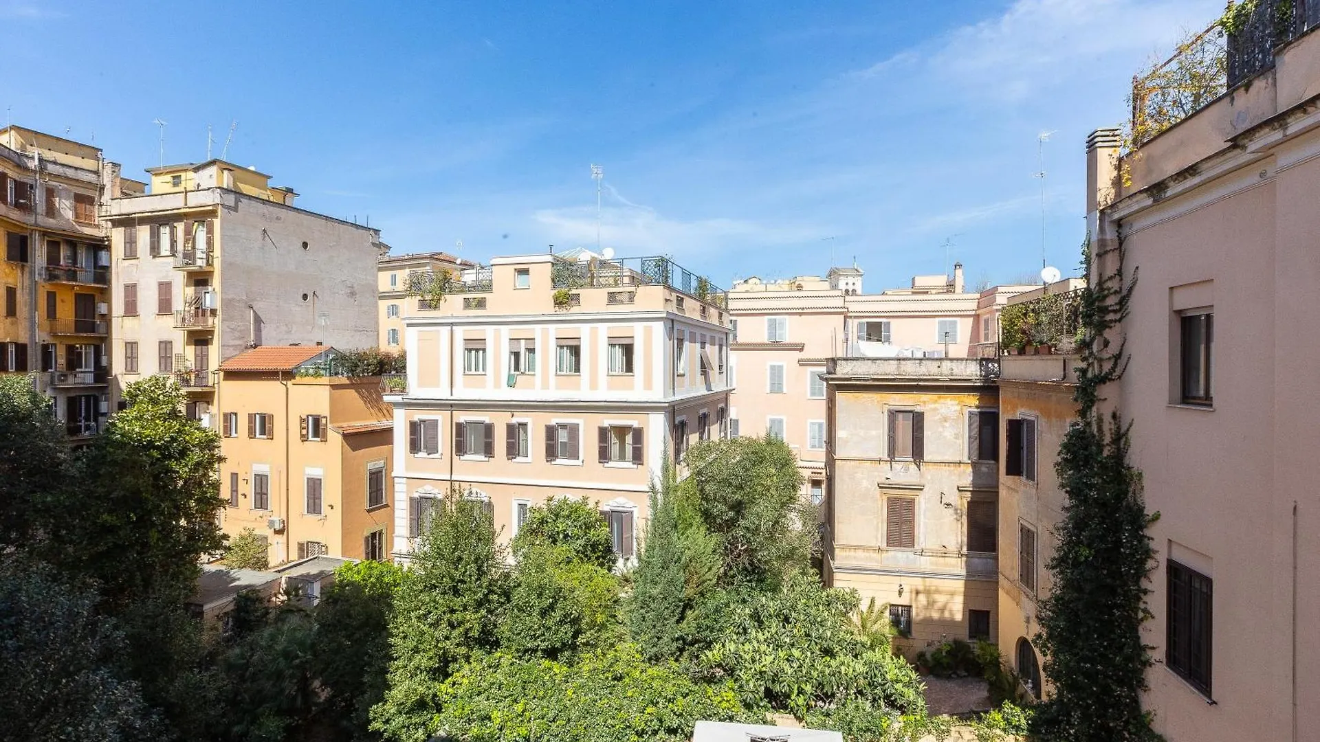 Colosseum Bright Two Bedroom Apartment Rome 0*,