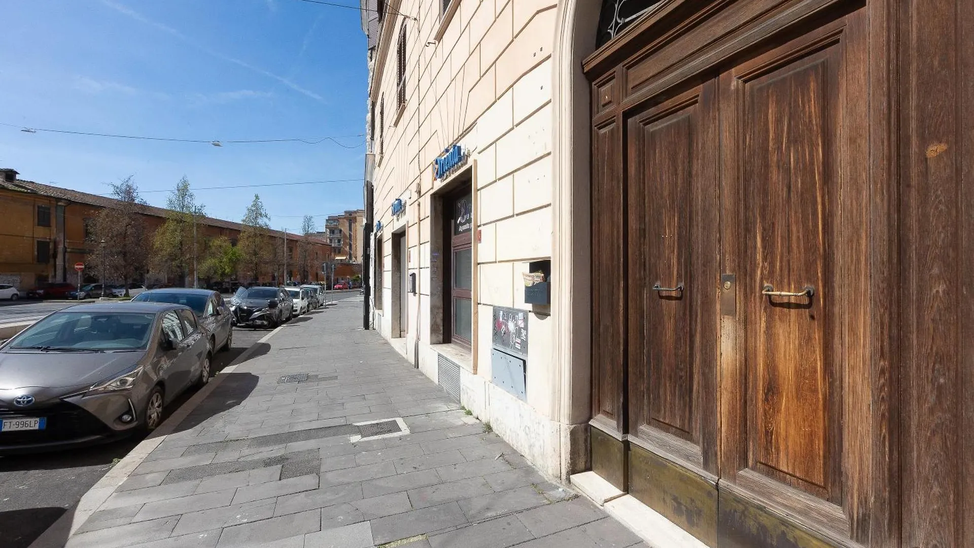 Colosseum Bright Two Bedroom Apartment Rome